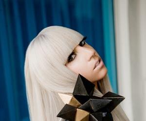Lady GaGa выпустит бюджетную версию альбома The Fame Monster