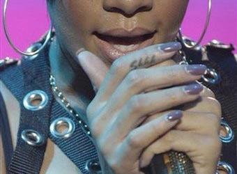Rihanna хотела записать альбом «потяжелее»