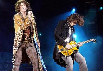 Стивен Тайлер не уходит из Aerosmith