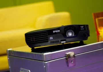 Новый EH-TW450 – самый яркий домашний проектор Epson