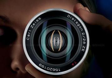 Carl Zeiss продолжает радовать состоятельных владельцев камер Canon