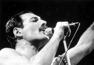 В честь фронтмена группы Queen откроют мемориал