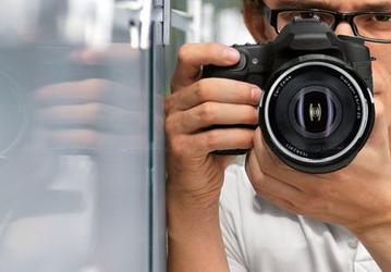 Carl Zeiss радует обеспеченных владельцев зеркальных камер Canon широкоугольным «фиксом»
