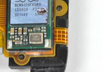 В iPod touch 3G использован контроллер 802.11n и есть место для камеры
