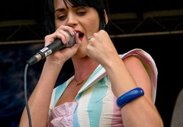 Katy Perry ездила в Санта-Барбару за вдохновением