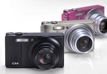 Объектив камеры Ricoh CX4 охватывает диапазон фокусных расстояний 28-300 мм