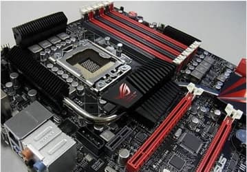 Фото дня: системная плата ASUS Rampage III Formula