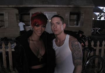 Скандальное видео Eminem и Rihanna бьет рекорды YouTube