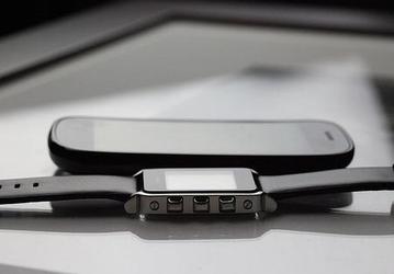 Fossil превращает наручные часы в дополнение к смартфону