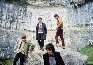 Klaxons приготовили рождественский подарок