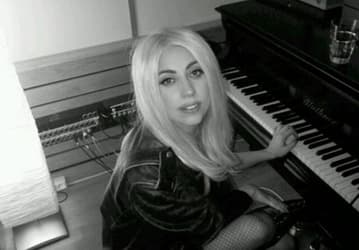 Lady GaGa пообещала выпустить альбом десятилетия