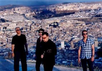 U2 напряженно работает над «действительно специфическим» новым альбомом