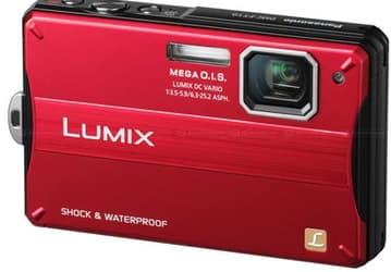 Камера Panasonic LUMIX TS10 выдерживает погружения на глубину до 3 м