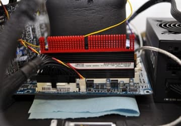 Corsair выпускает сверхскоростные одноранговые модули памяти DIMM DDR3 PC3-21000