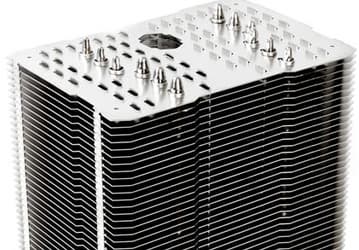 Процессорная система охлаждения Thermalright HR-02 без вентиляторов весит 1,1 кг
