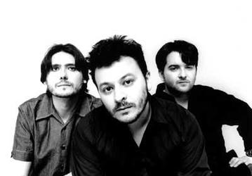 Manic Street Preachers решили выстрелить туром по массмедиа