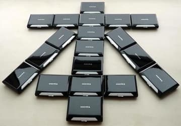 Начались поставки «нанобука» Qi Hardware NanoNote стоимостью $99