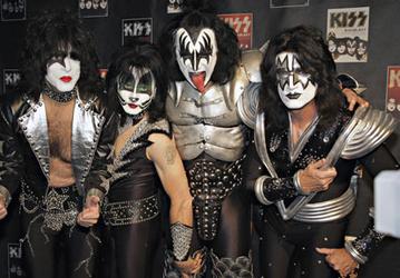 Участники Kiss в детстве хотели быть «битлами»