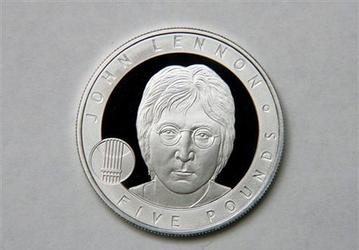 John Lennon был отчеканен на юбилейной монете