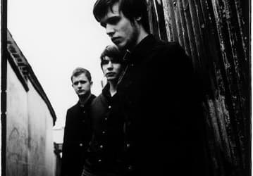 White Lies анонсировала трек-лист нового альбома