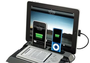 iHome выпустила зарядную станцию и гарнитуру для iPod/iPhone