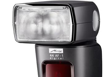 Ведущее число вспышки Metz mecablitz 44 AF-1 digital равно 44