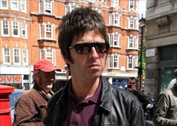 Вместо альбома Noel Gallagher займется подгузниками