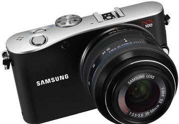 Настройки камеры Samsung NX100 можно менять кольцом на объективе