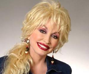 Dolly Parton хотела бы спеть с Элтоном Джоном (Elton John) на королевской свадьбе