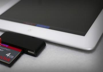 В продажу поступил картовод CompactFlash для iPad