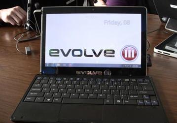 Планшет Evolve III Maestro S на платформе Oak Trail имеет ножку и отстегивающуюся клавиатуру
