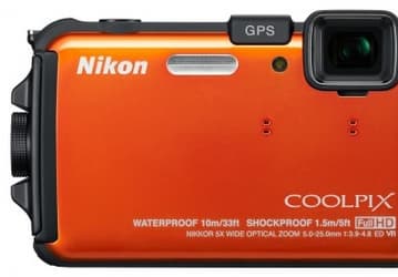 Компактная камера Nikon COOLPIX AW100 не боится воды, ударов и холода