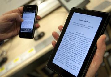 Apple помогла издателям поднять цены на электронные книги