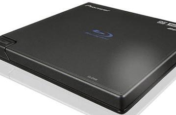 Внешний оптический привод Pioneer BDR-XD04J умеет записывать диски BDXL со скоростью 4x