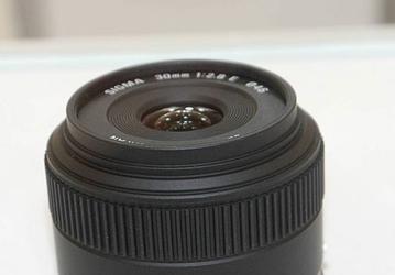 Sigma показала макет объектива с байонетом E-mount