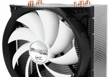 Процессорный охладитель Arctic Freezer 13 Pro оснащен двумя вентиляторами разного размера