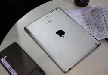 iPad 2 может быть объявлен 1 февраля. На CES 2011 замечен его макет 