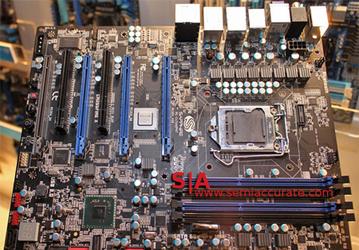 CES 2011: фото системной платы Sapphire P67