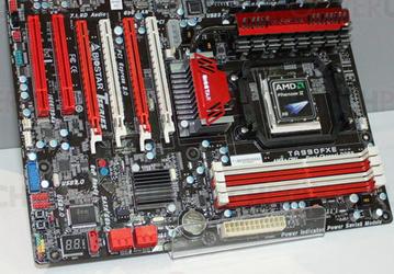Плата Biostar TA990FXE имеет четыре слота PCI Express 2.0 x16