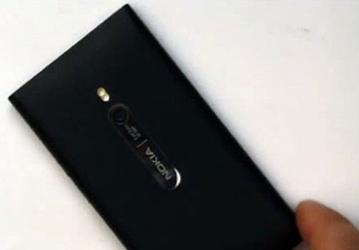 Первые изображения смартфона Nokia, работающего под управлением Windows Phone 7