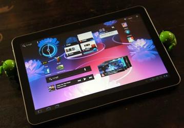 Планшет Samsung Galaxy Tab 10.1 позирует на фото и видео