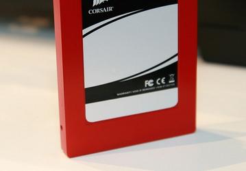 Corsair Red Force GT: вызывающе красные SSD с производительными контроллерами SandForce SF-2200