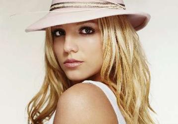 Britney Spears объявила трек-лист альбома Femme Fatale