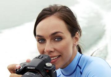 Камера Sony α77 получит электронный видоискатель разрешением 3 Мп на базе OLED