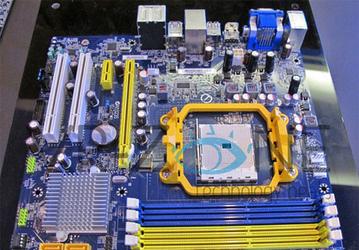 Foxconn подготовила к Computex 2011 недорогую системную плату для процессоров Llano