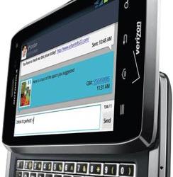 Смартфон Motorola Droid 4 получит клавиатуру QWERTY