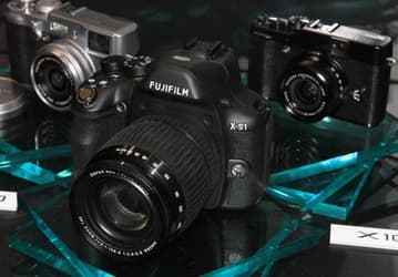 Fujifilm показала прототип «суперзума» FinePix X-S1