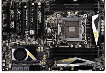 Системная плата ASRock X79 Extreme7 рассчитана на процессоры Intel Sandy Bridge-E
