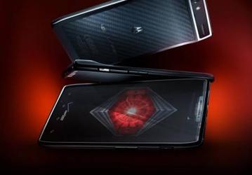 Фото дня: смартфон Motorola Droid RAZR в кевларовом корпусе