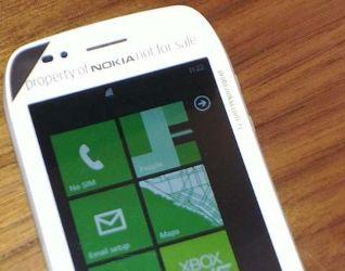 Фото дня: Nokia Sabre — второй смартфон с ОС Windows Phone, который дебютирует на будущей неделе